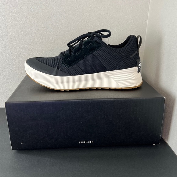 NEW SOREL Out N About III Low Waterproof Sneaker Black/Sea Salt - Picture 1 of 6